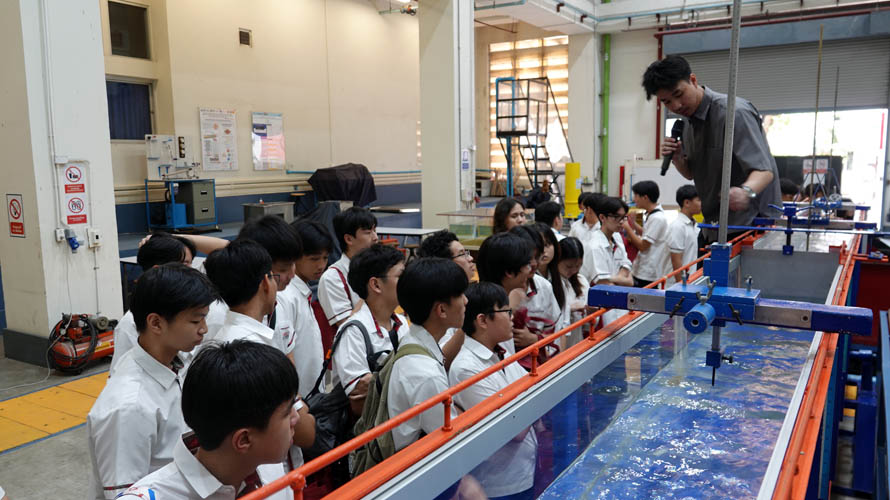 ภาควิชาวิศวกรรมโยธา มจธ. ต้อนรับนักเรียนโรงเรียนนานาชาติแองโกลสิงคโปร์ ศึกษาดูงานด้านวิศวกรรโยธา